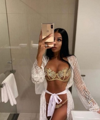 😘 Живу в Москве и приглашаю в уютные апартаменты для нашей ночной встречи. Обладаю нежными руками и язычком, которые проведут по твоему телу горячую эротическую массаж с передышкой в области интимных удовольствий. 😈 Мои услуги включают классический секс, минет, куннилингус, а также эксперименты в постели, о которых даже не смели мечтать. 🌟 Мои клиенты говорят, что я создаю атмосферу настоящей страсти и раскрепощенности, а также делаю все возможное, чтобы они чувствовали себя желанными мужчинами. Мои фото настоящие, и я гарантирую полную конфиденциальность наших встреч. 📸 Если ты ищешь незабываемый опыт и максимум удовольствия, то ты нашел меня. Жду с нетерпением нашей встречи в Москве. 💋 София